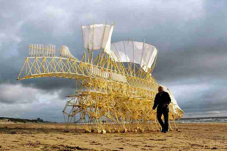 Strandbeest_Theo_Jansen_1